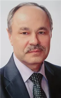 Александр Егорович - репетитор по физике