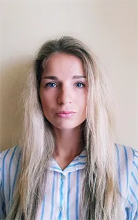 Анастасия Михайловна - репетитор по математике, английскому языку и экономике