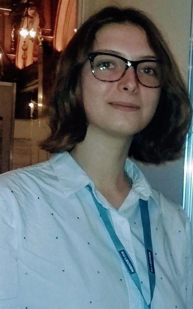 Ксения Борисовна - репетитор по математике и физике