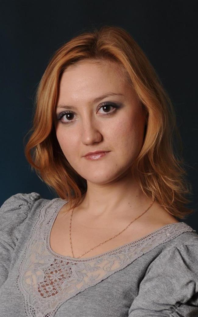 Елена Юрьевна - репетитор по английскому языку, предметам начальной школы, подготовке к школе, коррекции речи и другим предметам