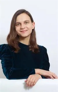 Юлия Владимировна - репетитор по французскому языку, английскому языку, итальянскому языку и музыке