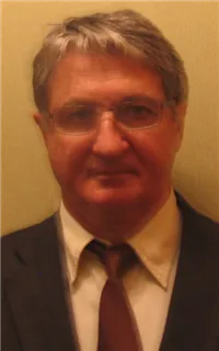 Виктор Павлович - репетитор по математике и физике