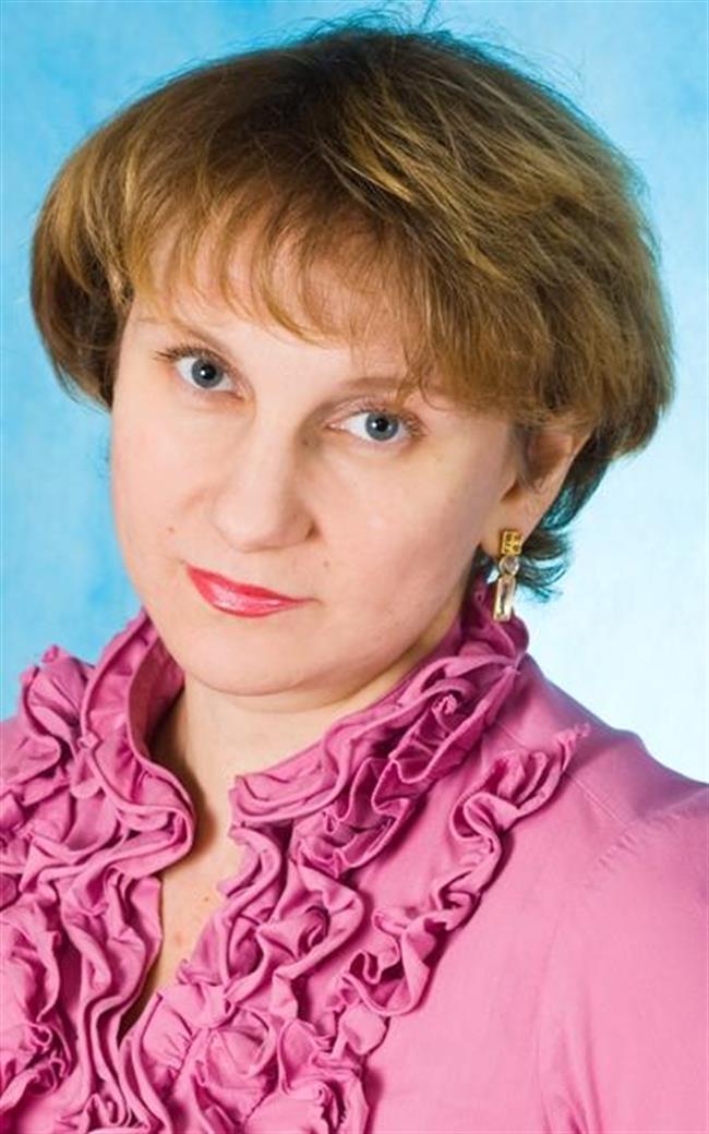 Елена Эдуардовна - репетитор по экономике