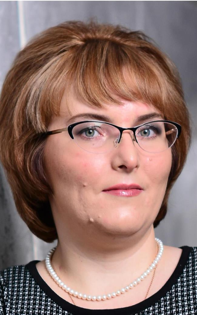 Елена Владимировна - репетитор по истории и обществознанию