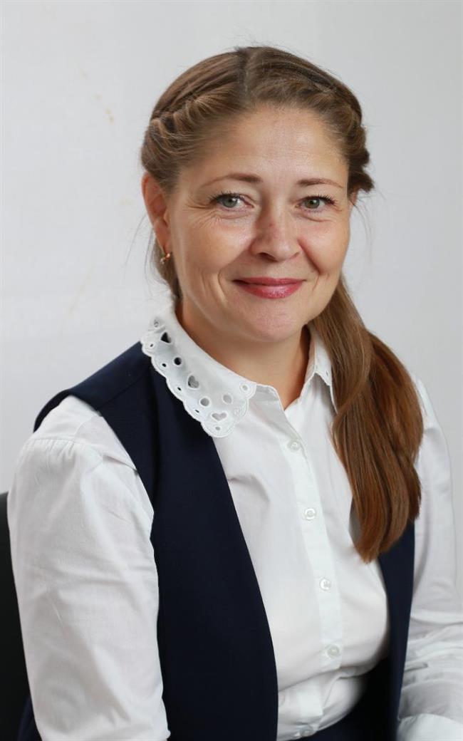 Индира Рифкатовна - репетитор по географии и биологии