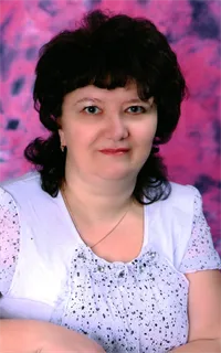 Лариса Викторовна - репетитор по предметам начальной школы и подготовке к школе