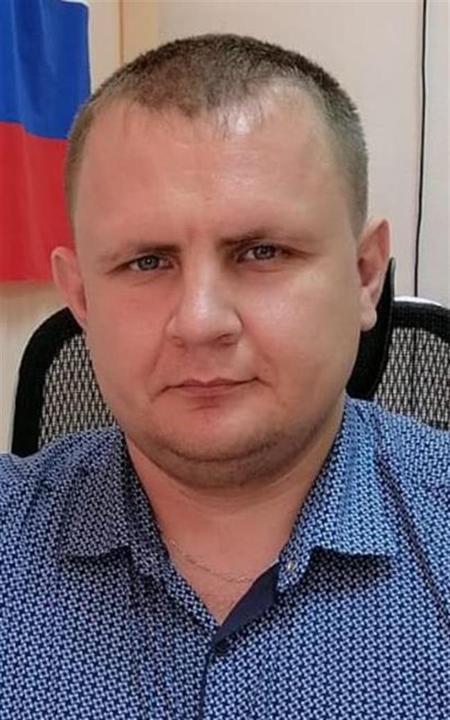 Виктор Георгиевич - репетитор по биологии, химии и математике