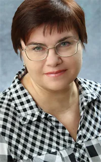 Елена Александровна - репетитор по химии и биологии