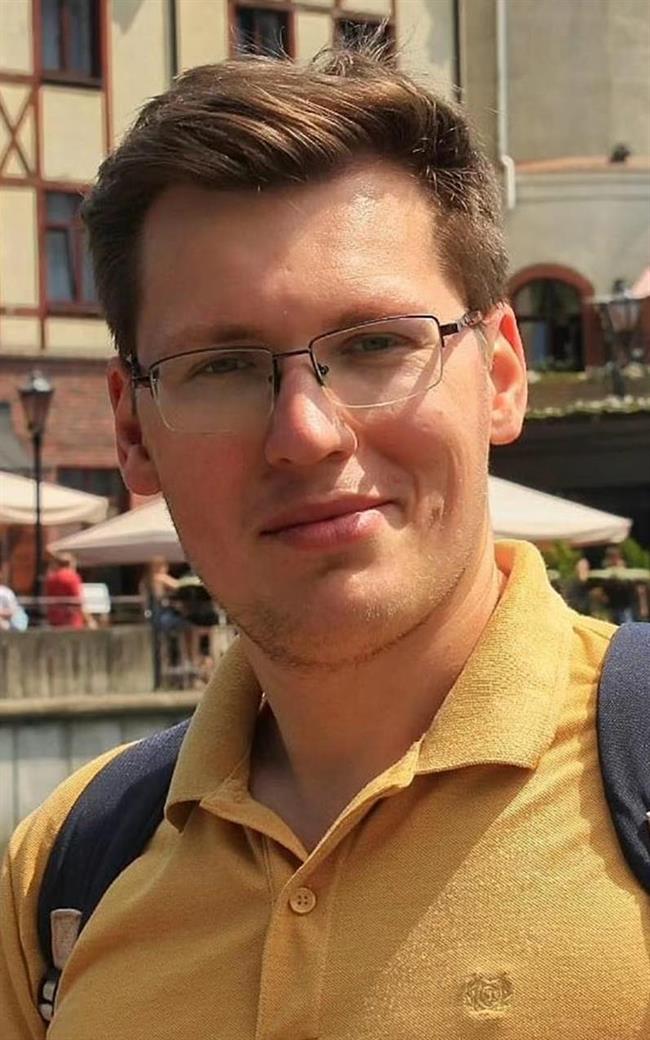 Максим Владимирович - репетитор по математике и физике