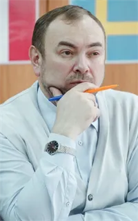 Виктор Викторович - репетитор по географии и биологии