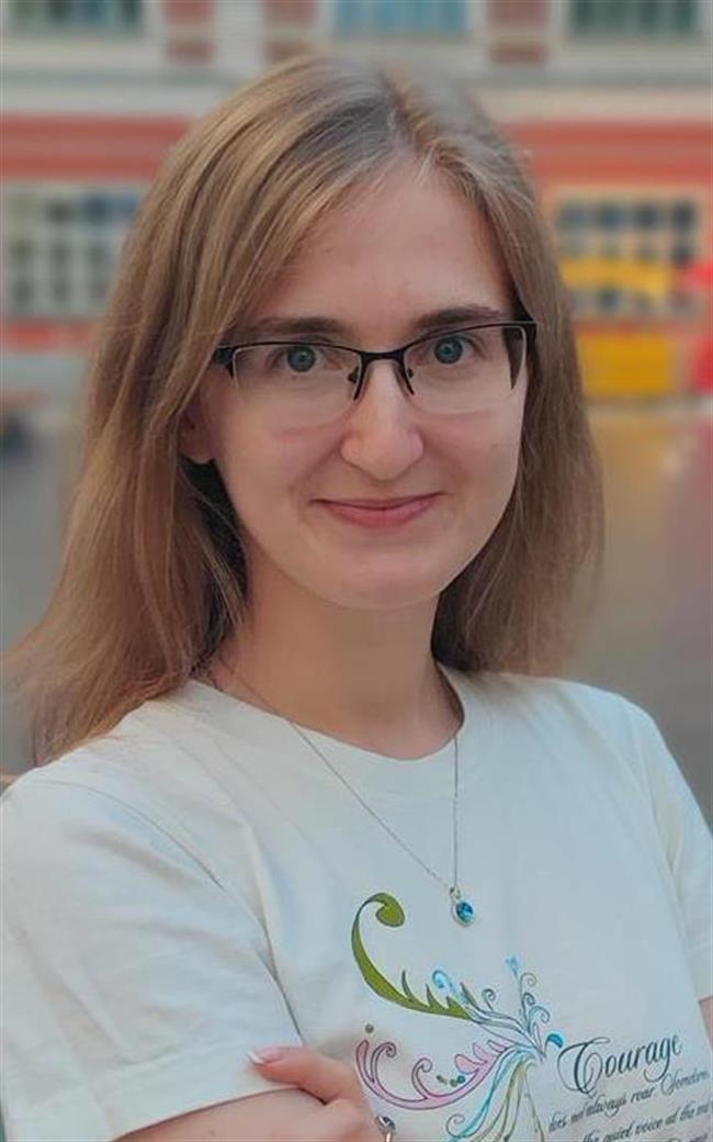 Каролина Игоревна - репетитор по русскому языку, литературе и английскому языку