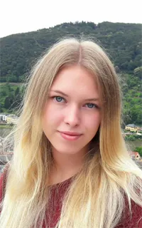 Александра Олеговна - репетитор по химии