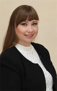 Елена Олеговна - репетитор по подготовке к школе и предметам начальной школы