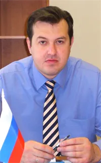 Александр Владимирович - репетитор по обществознанию и истории