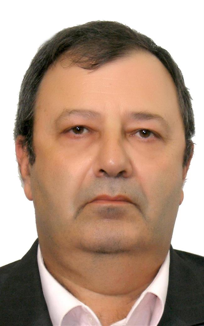 Игорь Семенович - репетитор по математике и экономике