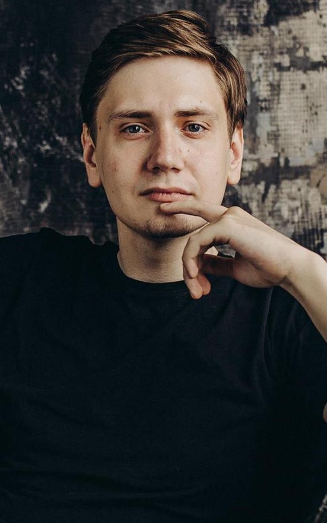 Александр Сергеевич - репетитор по английскому языку, математике и экономике