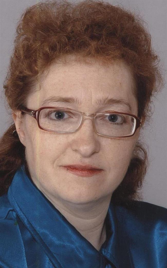 Виктория Валерьяновна - репетитор по обществознанию, географии и экономике