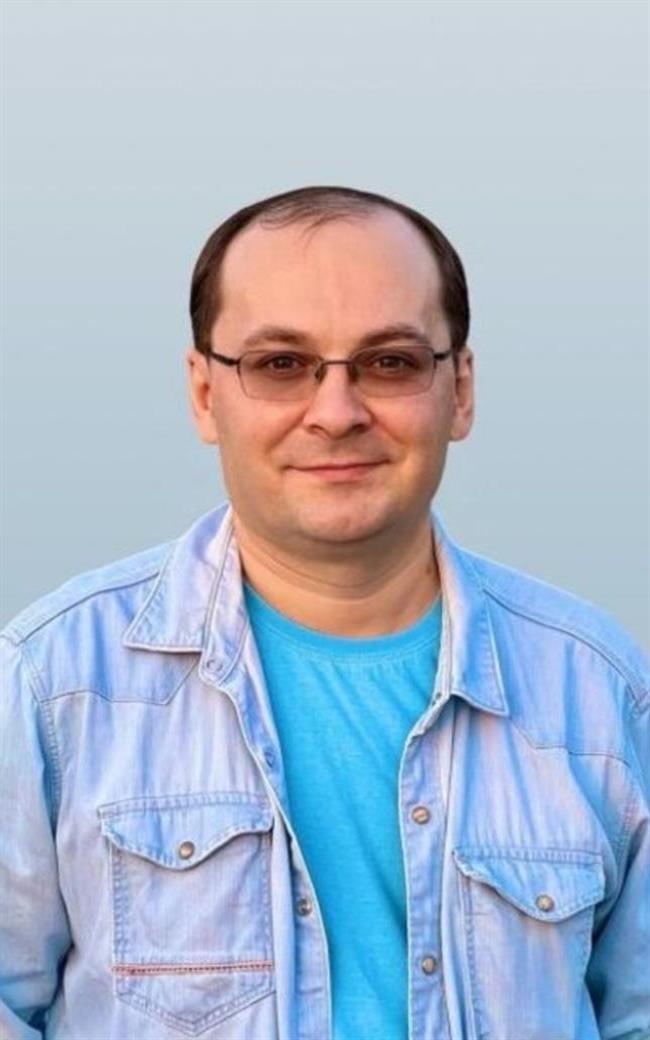 Владимир Александрович - репетитор по химии и биологии