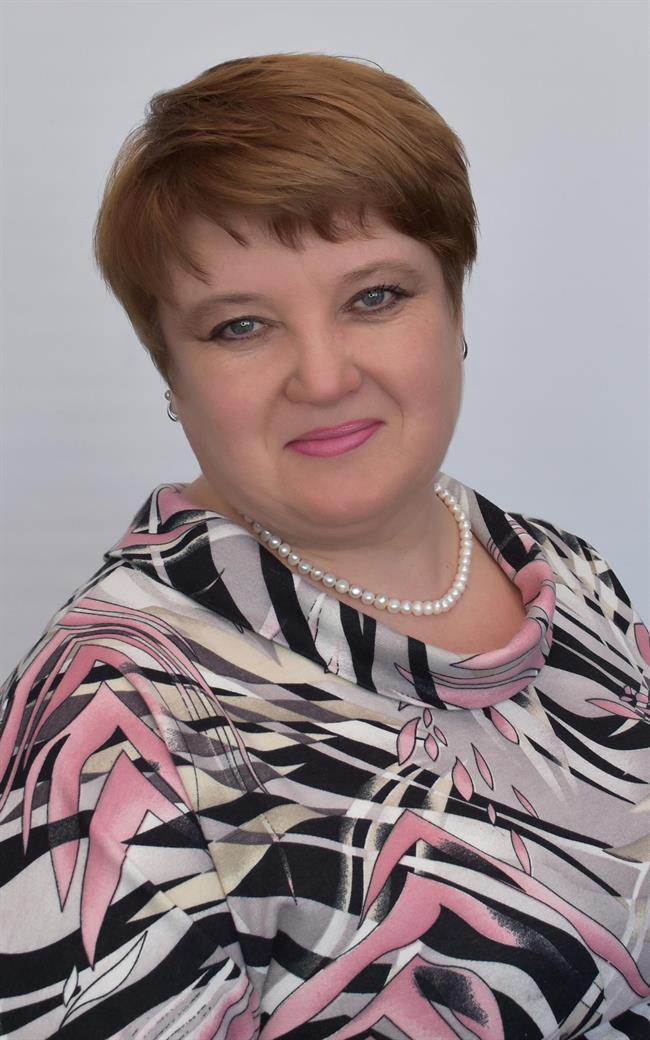 Евгения Геннадьевна - репетитор по физике