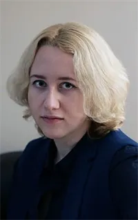 Александра Олеговна - репетитор по химии и биологии