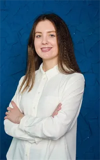 Кристина Олеговна - репетитор по обществознанию и английскому языку