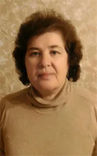 Анна Давыдовна - репетитор по музыке