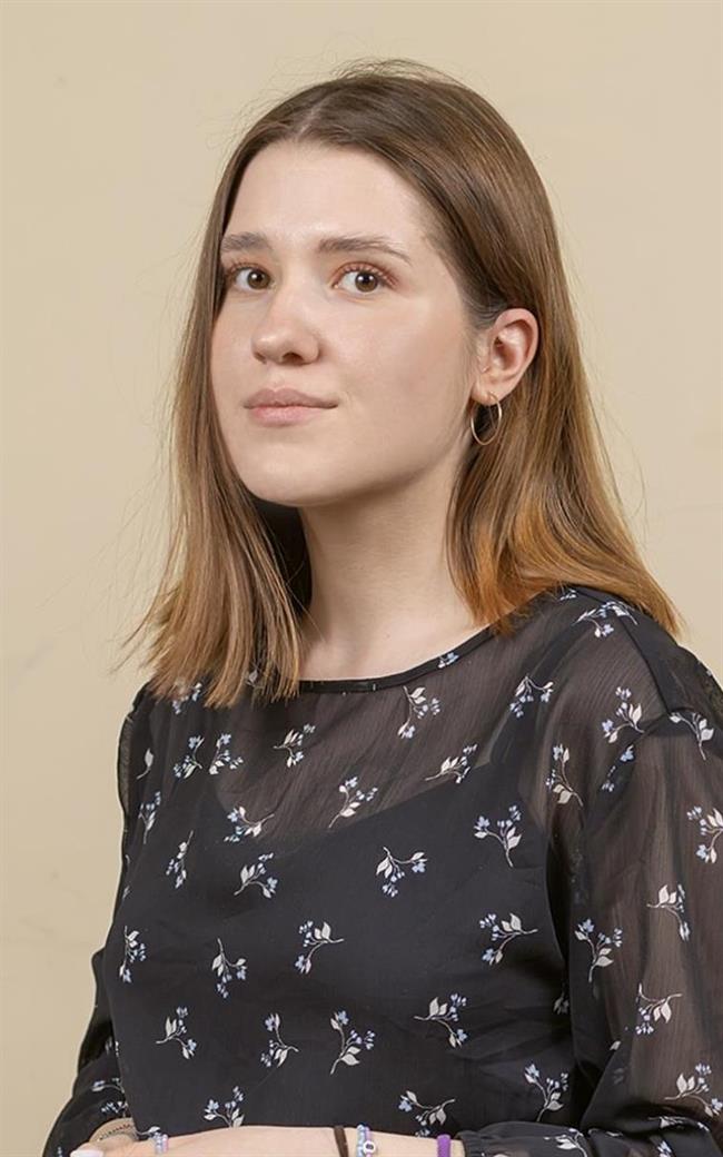 Мария Валерьевна - репетитор по русскому языку и литературе