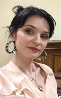 Елена Викторовна - репетитор по музыке
