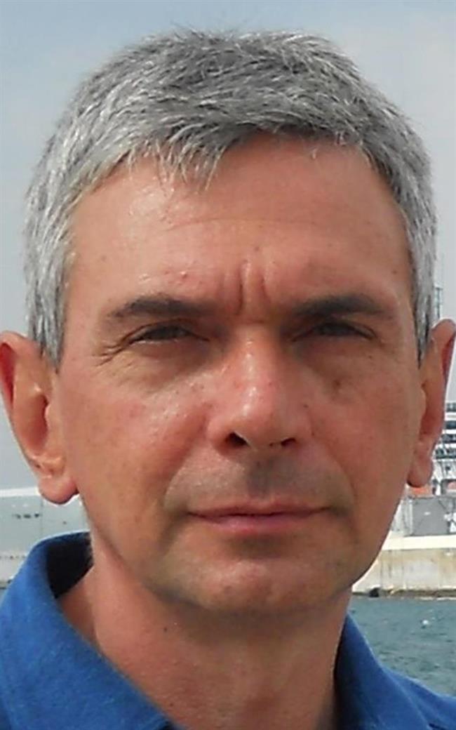 Юрий Юрьевич - репетитор по математике и физике