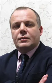 Игорь Владимирович - репетитор по экономике