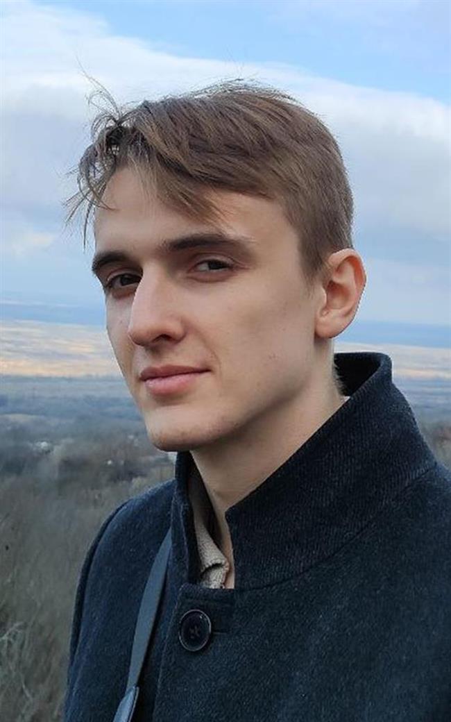 Алексей Юрьевич - репетитор по математике, физике и информатике