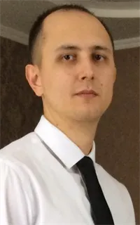 Эдуард Искандарович - репетитор по информатике
