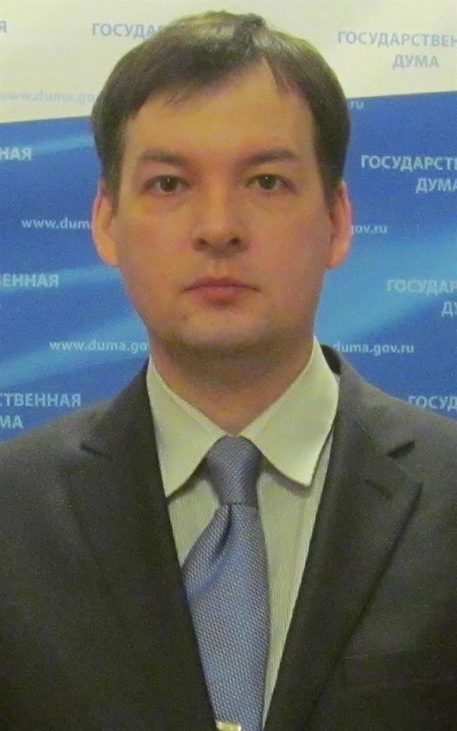 Дмитрий Иванович - репетитор по обществознанию, истории, другим предметам и экономике