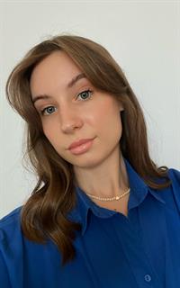 Дарья Алексеевна - репетитор по английскому языку, русскому языку, подготовке к школе, предметам начальной школы и китайскому языку