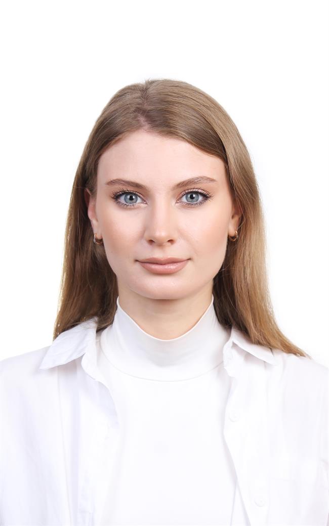 Ксения Александровна - репетитор по химии и биологии