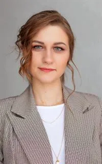 Анастасия Олеговна - репетитор по истории и обществознанию