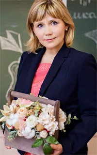 Елена Владимировна - репетитор по подготовке к школе