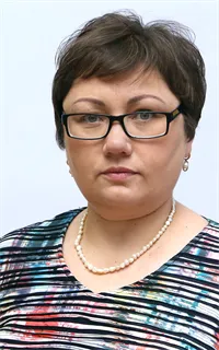 Лариса Юрьевна - репетитор по географии