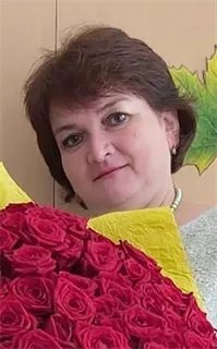 Лариса Геннадьевна - репетитор по предметам начальной школы и подготовке к школе