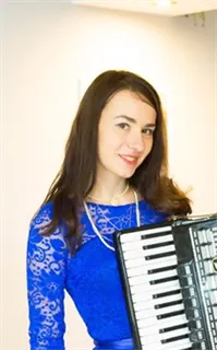 Юлия Викторовна - репетитор по музыке