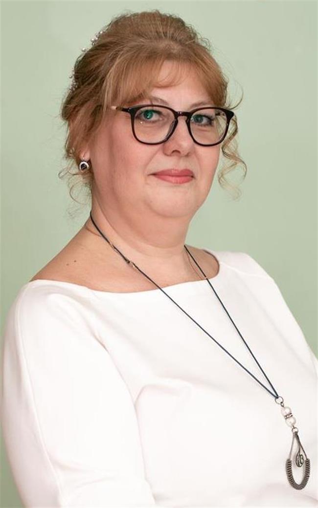 Ирина Викторовна - репетитор по предметам начальной школы и подготовке к школе