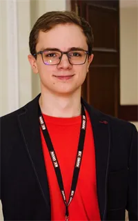 Александр Олегович - репетитор по химии, математике, английскому языку и физике