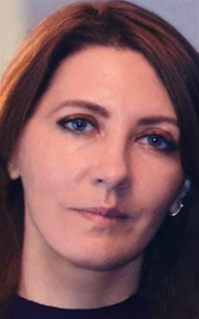 Елена Юрьевна - репетитор по литературе и русскому языку