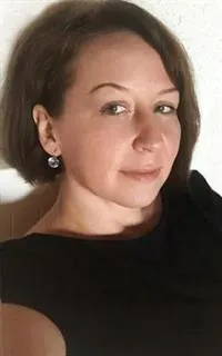 Елена Владимировна - репетитор по изобразительному искусству
