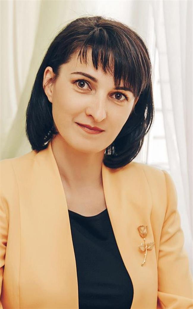 Юлия Викторовна - репетитор по подготовке к школе и предметам начальной школы