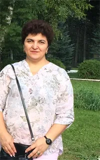 Маринэ Мирановна - репетитор по химии и биологии