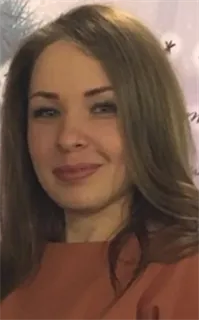 Валентина Олеговна - репетитор по обществознанию и русскому языку