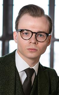 Алексей Олегович - репетитор по обществознанию и изобразительному искусству