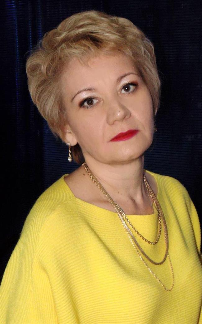 Елена Владимировна - репетитор по химии
