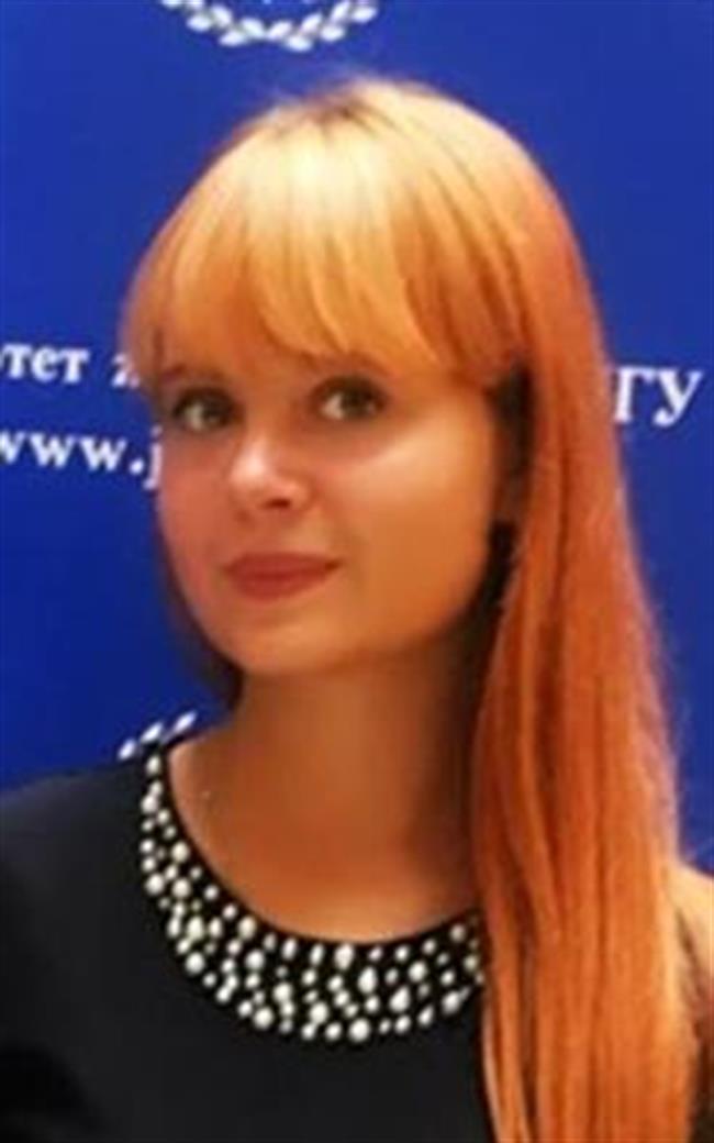 Полина Николаевна - репетитор по русскому языку, литературе, английскому языку, другим предметам и обществознанию